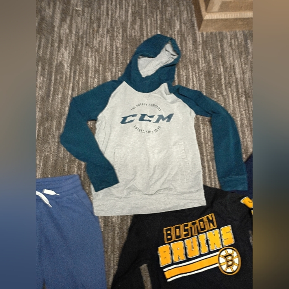 Boys Lot Size 8 (M) - Picture 4 of 6